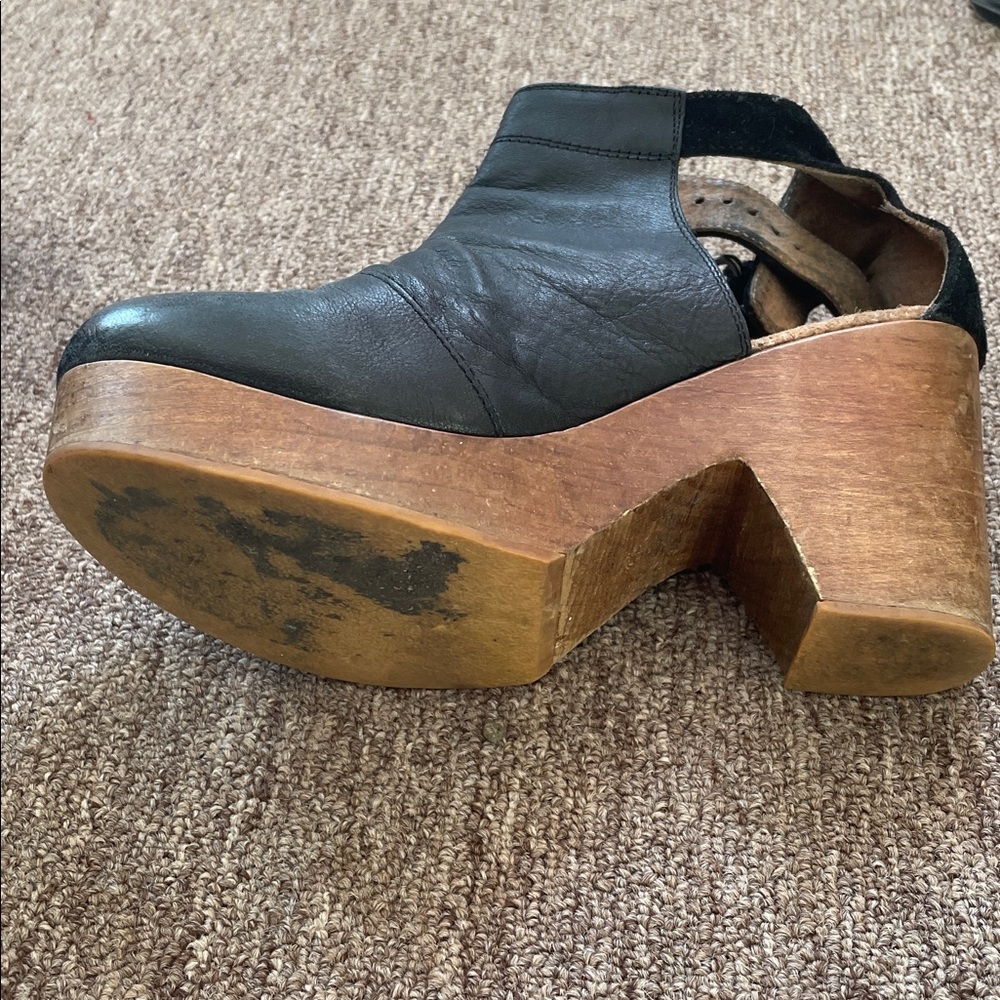 Free People, Amber orchid clogs,  size 7 used - Picture 7 of 8